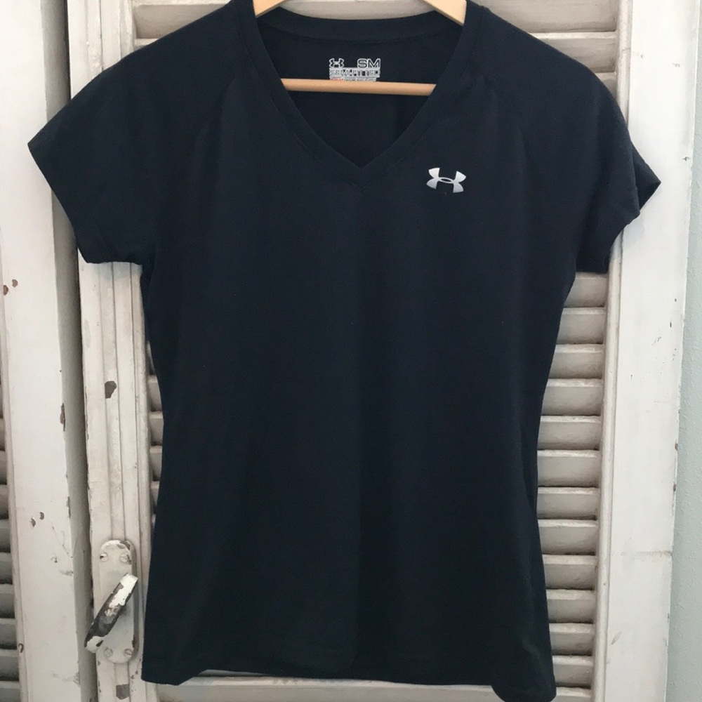 Under armor black workout shirt